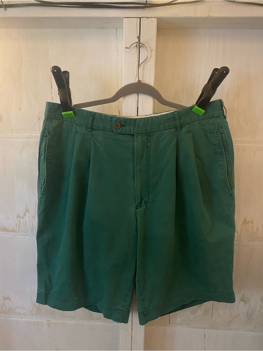 Men's Vintage Hugo Boss Green Pleated Casual Shorts 34